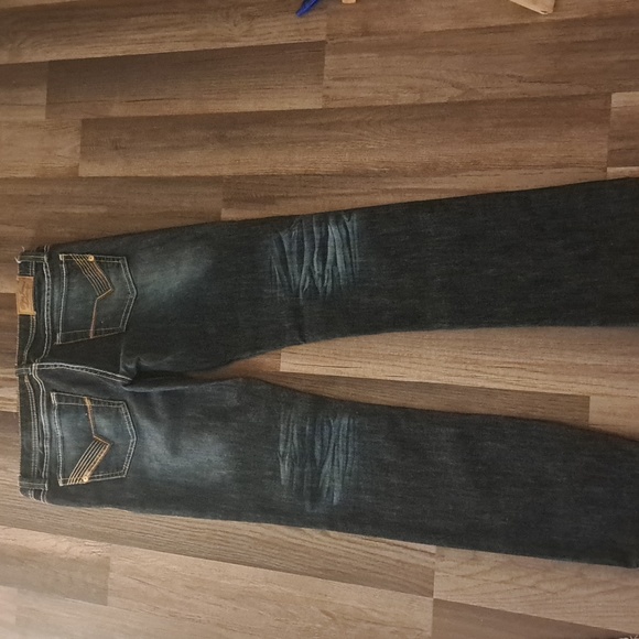 Menswear - Picture 7 of 10